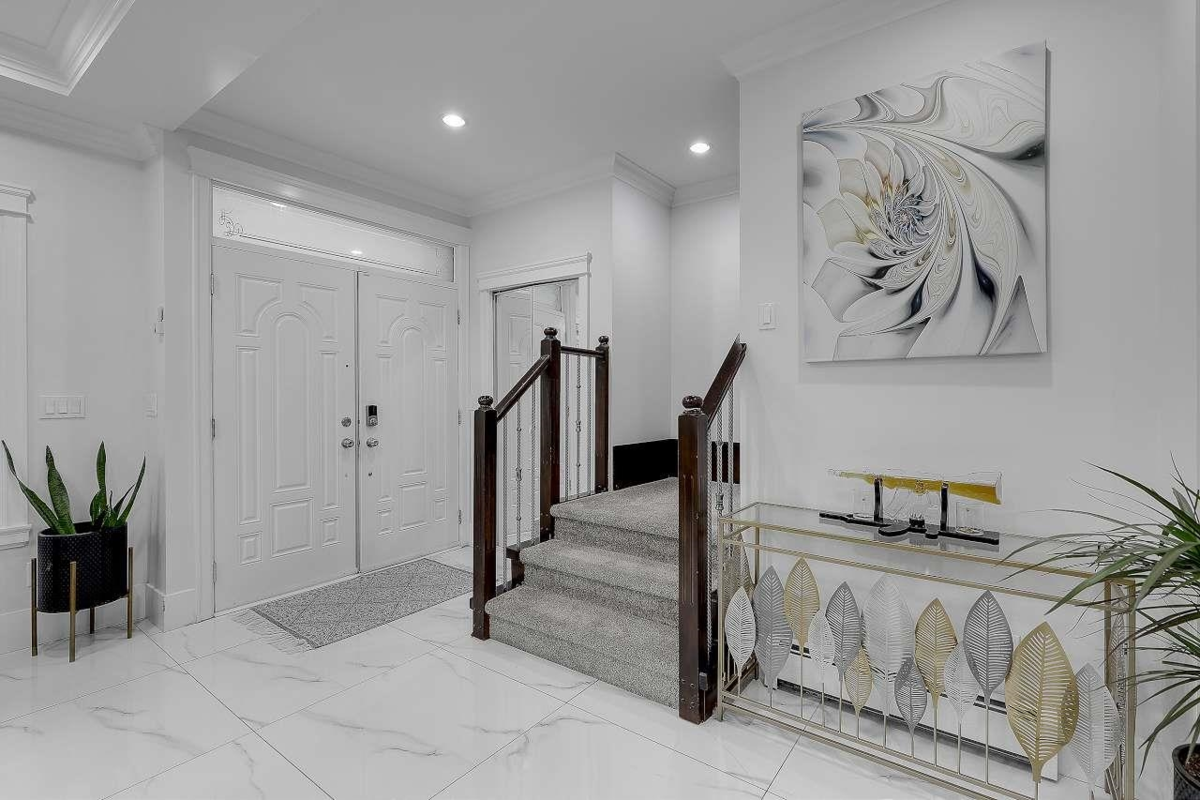 Powder Room Photo of 14163 62 Avenue, Surrey, BC