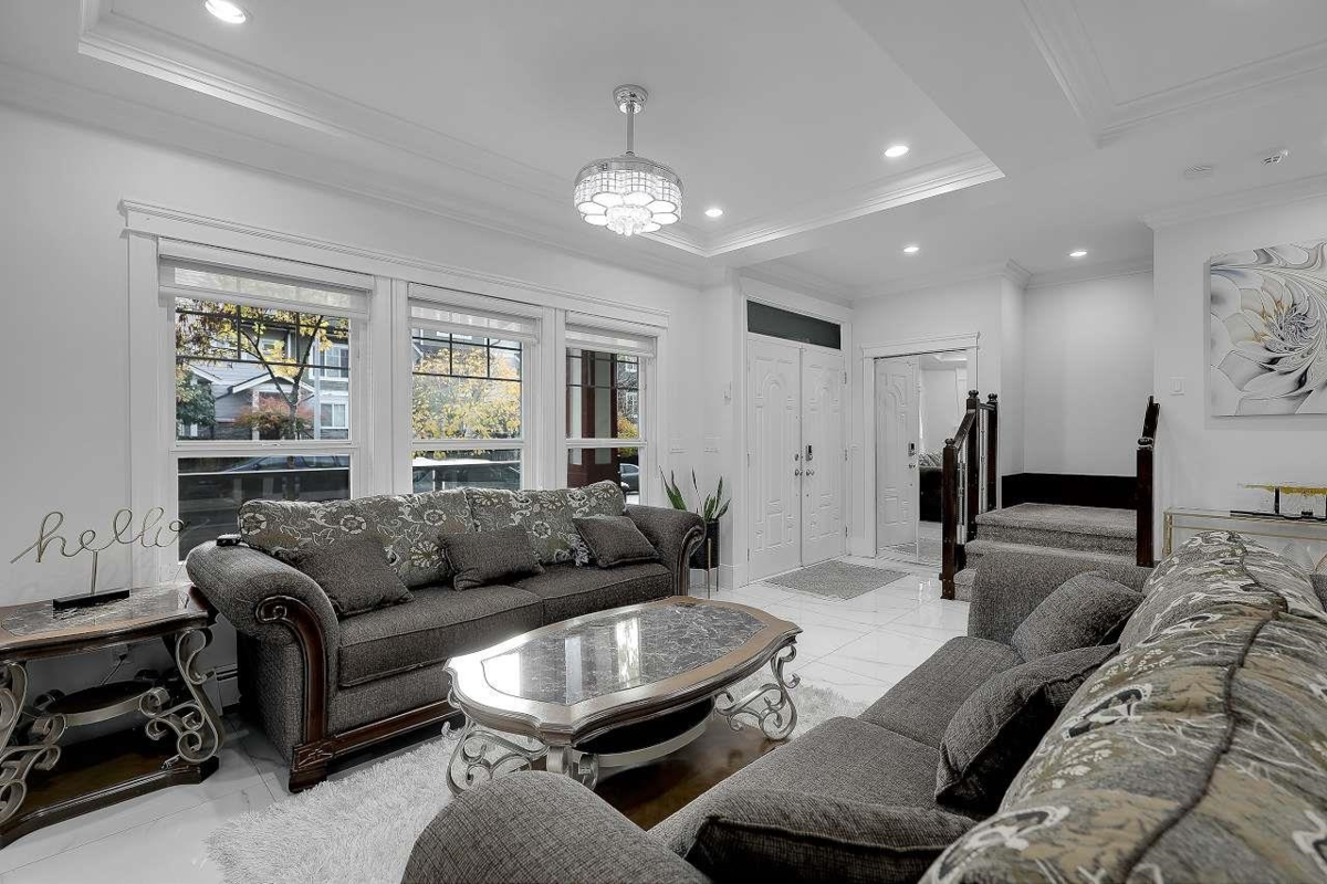 Walk-In Closet Photo of 14163 62 Avenue, Surrey, BC