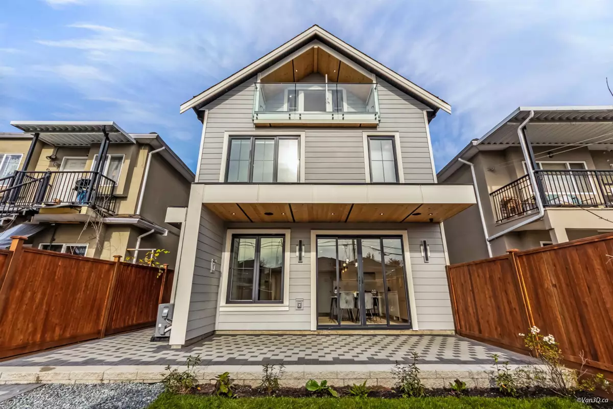 Exterior Front Photo of 2 150 E 51 Avenue, Vancouver, BC