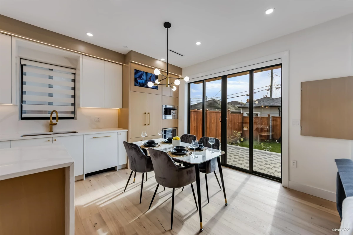 Kitchen Island Photo of 2 150 E 51 Avenue, Vancouver, BC