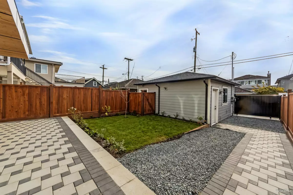 Staircase Photo of 2 150 E 51 Avenue, Vancouver, BC