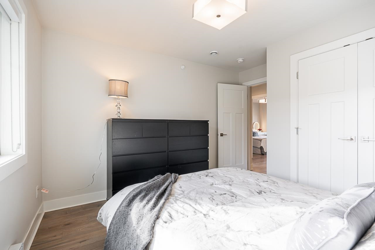Entry Foyer Photo of 4 189 Wood Street, New Westminster, BC