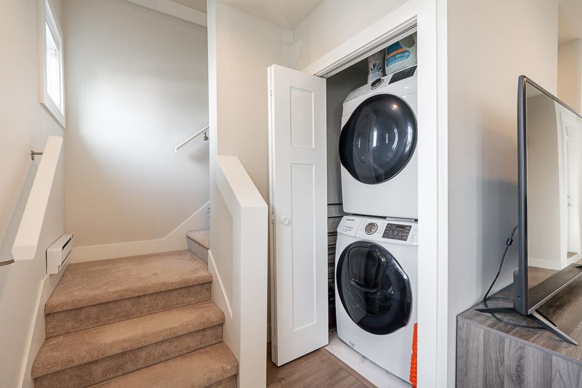 Guest Bathroom Photo of 4 189 Wood Street, New Westminster, BC