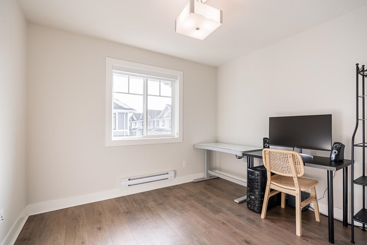 Hallway Photo of 4 189 Wood Street, New Westminster, BC