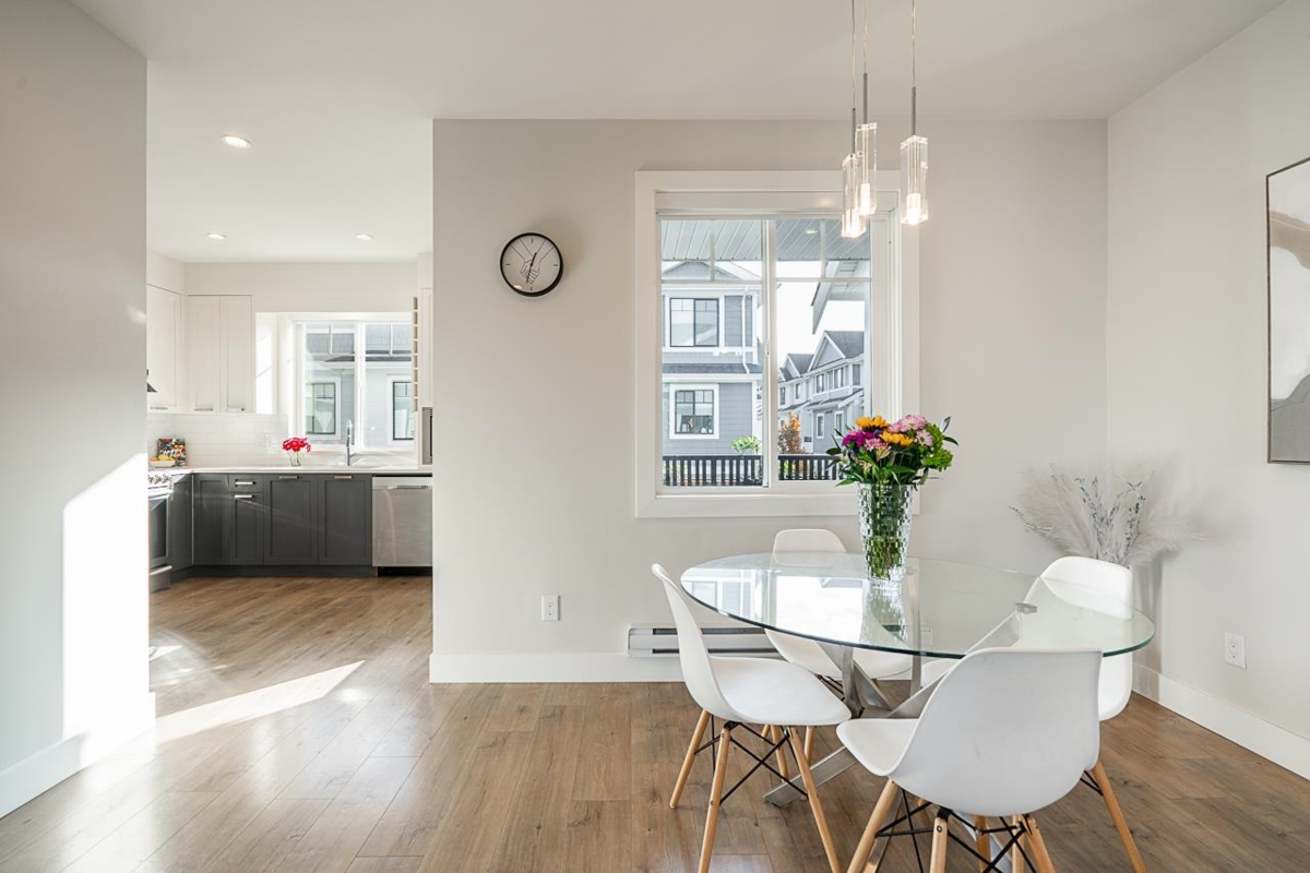 Kitchen Island Photo of 4 189 Wood Street, New Westminster, BC