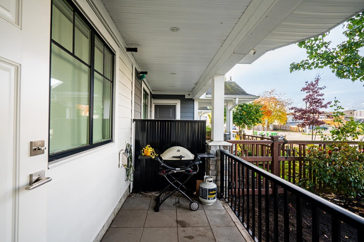 Outdoor Deck Photo of 4 189 Wood Street, New Westminster, BC