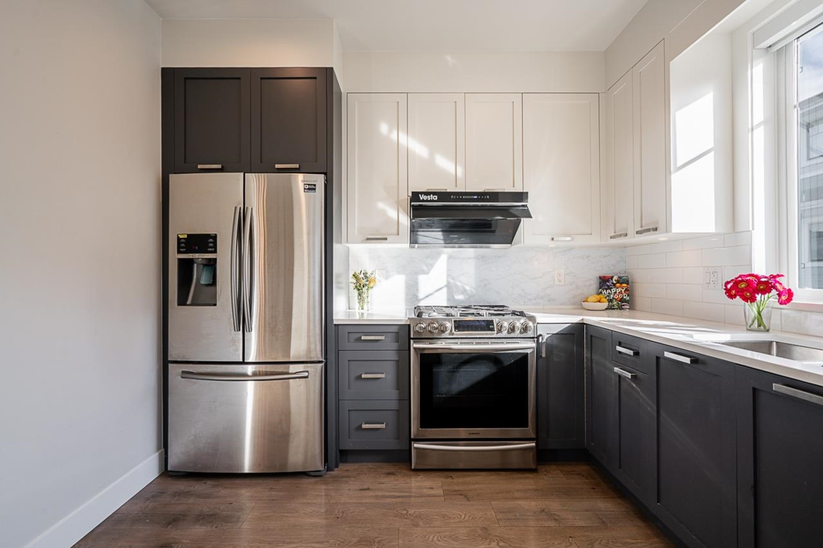 Primary Bedroom Photo of 4 189 Wood Street, New Westminster, BC