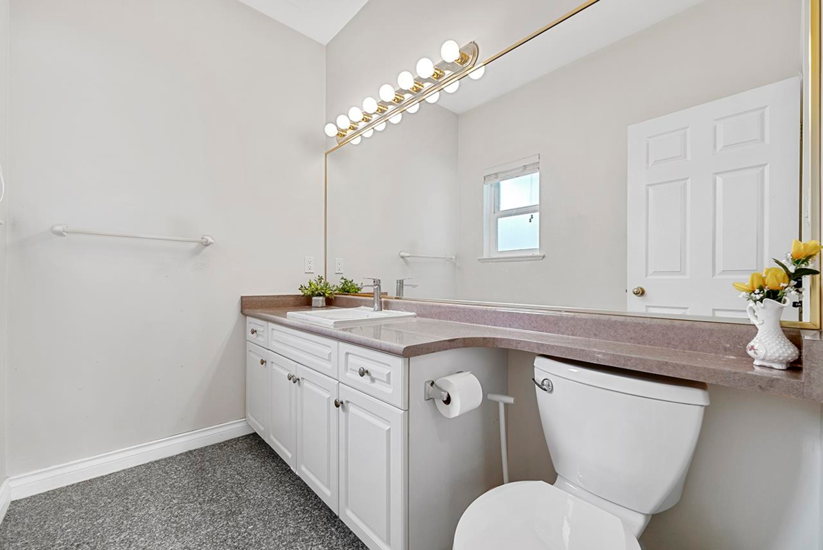 Breakfast Nook Photo of 7362 Waverley Avenue, Burnaby, BC