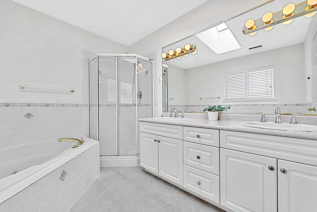 Powder Room Photo of 7362 Waverley Avenue, Burnaby, BC