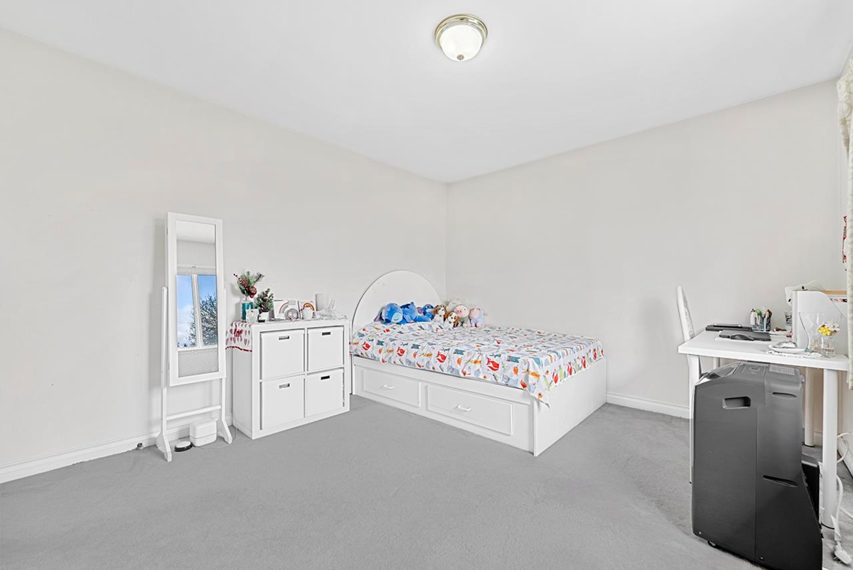 Walk-In Closet Photo of 7362 Waverley Avenue, Burnaby, BC