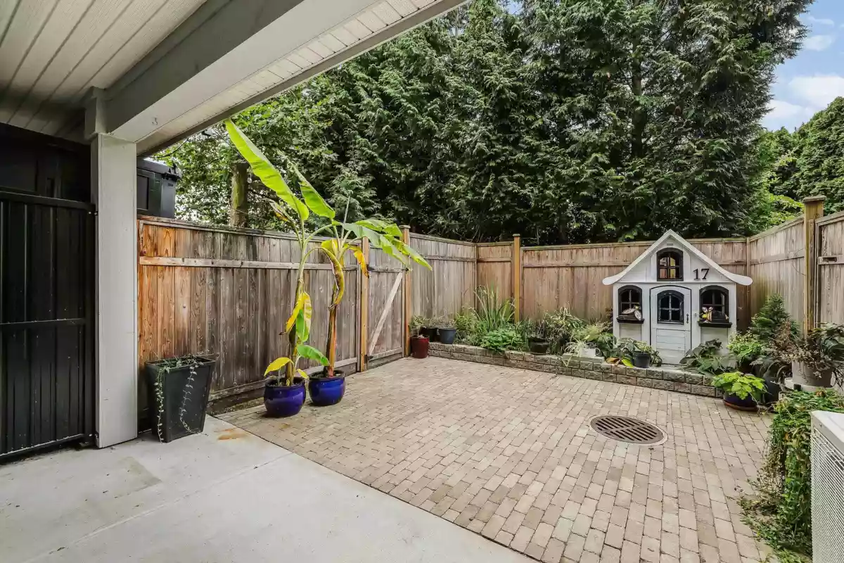 Staircase Photo of 17 22334 48 Avenue, Langley, BC