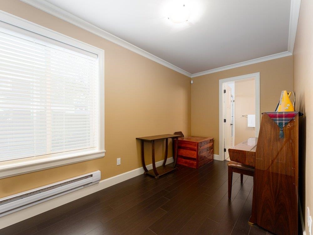 Hallway Photo of 15 7867 120 Street, Delta, BC