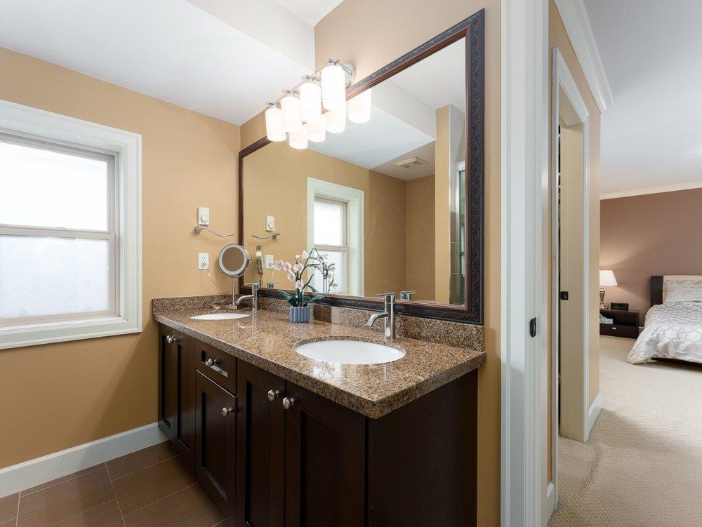 Laundry Room Photo of 15 7867 120 Street, Delta, BC