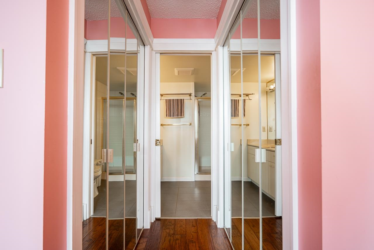 Guest Bathroom Photo of 303 121 Tenth Street, New Westminster, BC