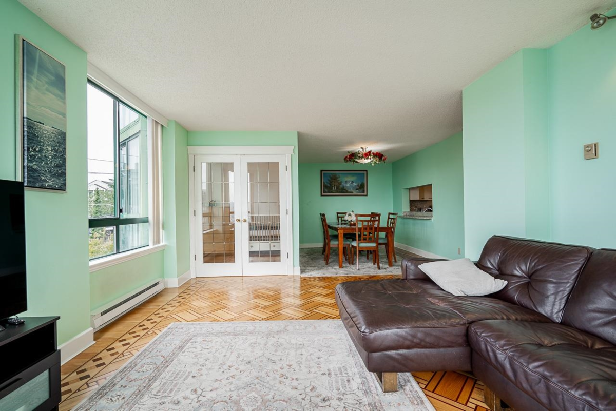 Primary Bathroom Photo of 303 121 Tenth Street, New Westminster, BC