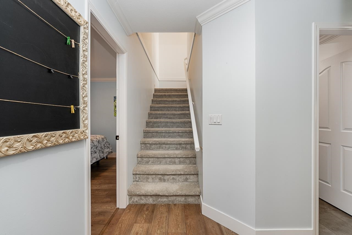 Hallway Photo of 16545 10 Avenue, Surrey, BC