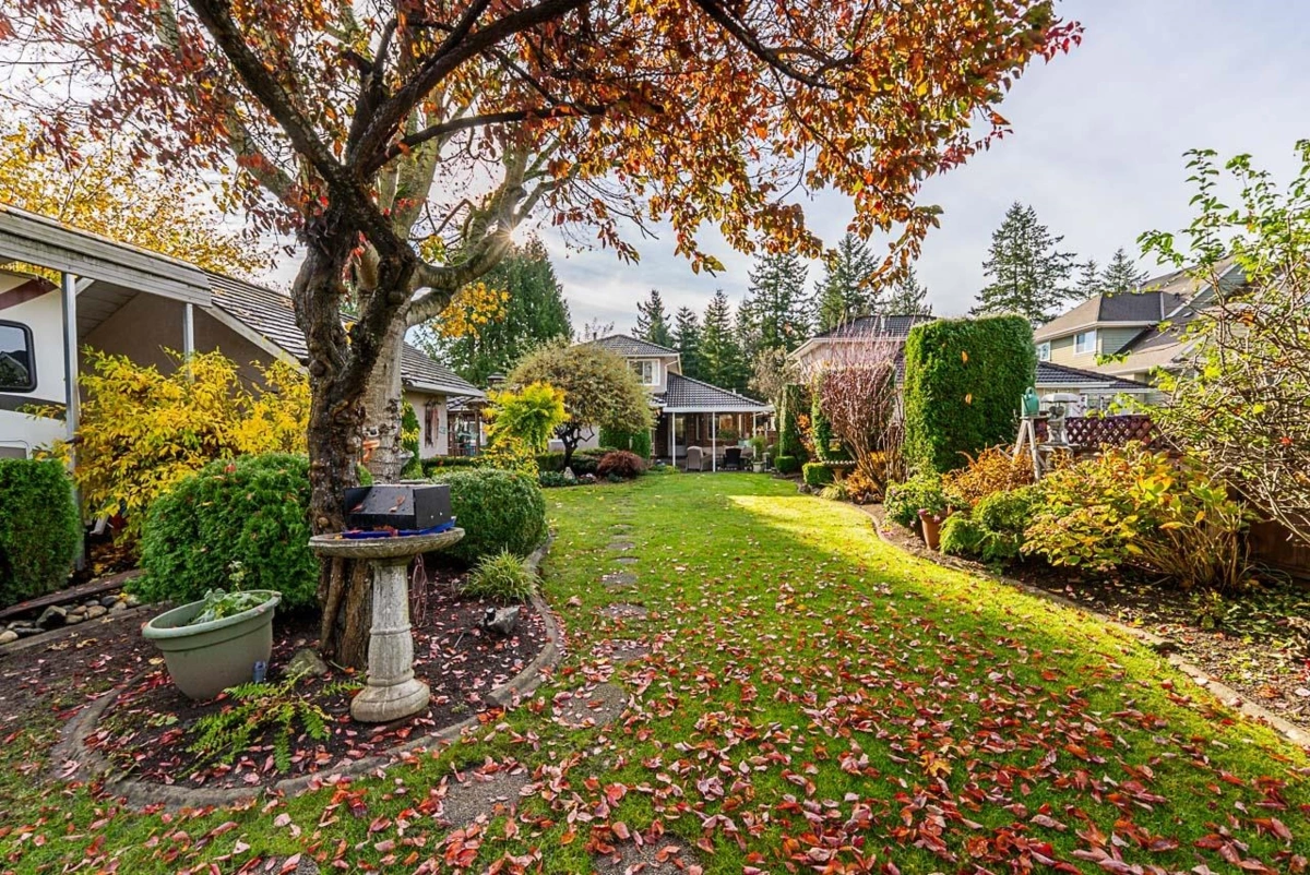 Hot Tub / Spa Photo of 16545 10 Avenue, Surrey, BC