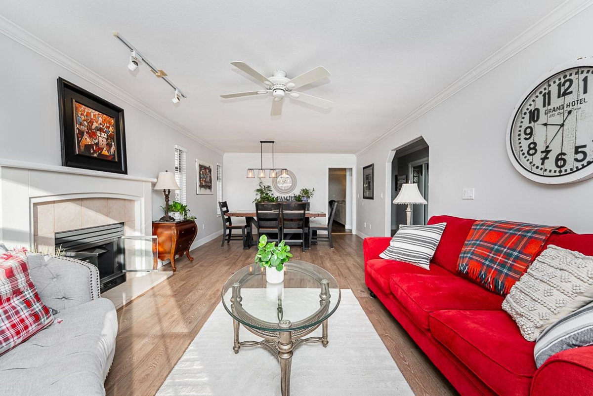 Kitchen Photo of 16545 10 Avenue, Surrey, BC