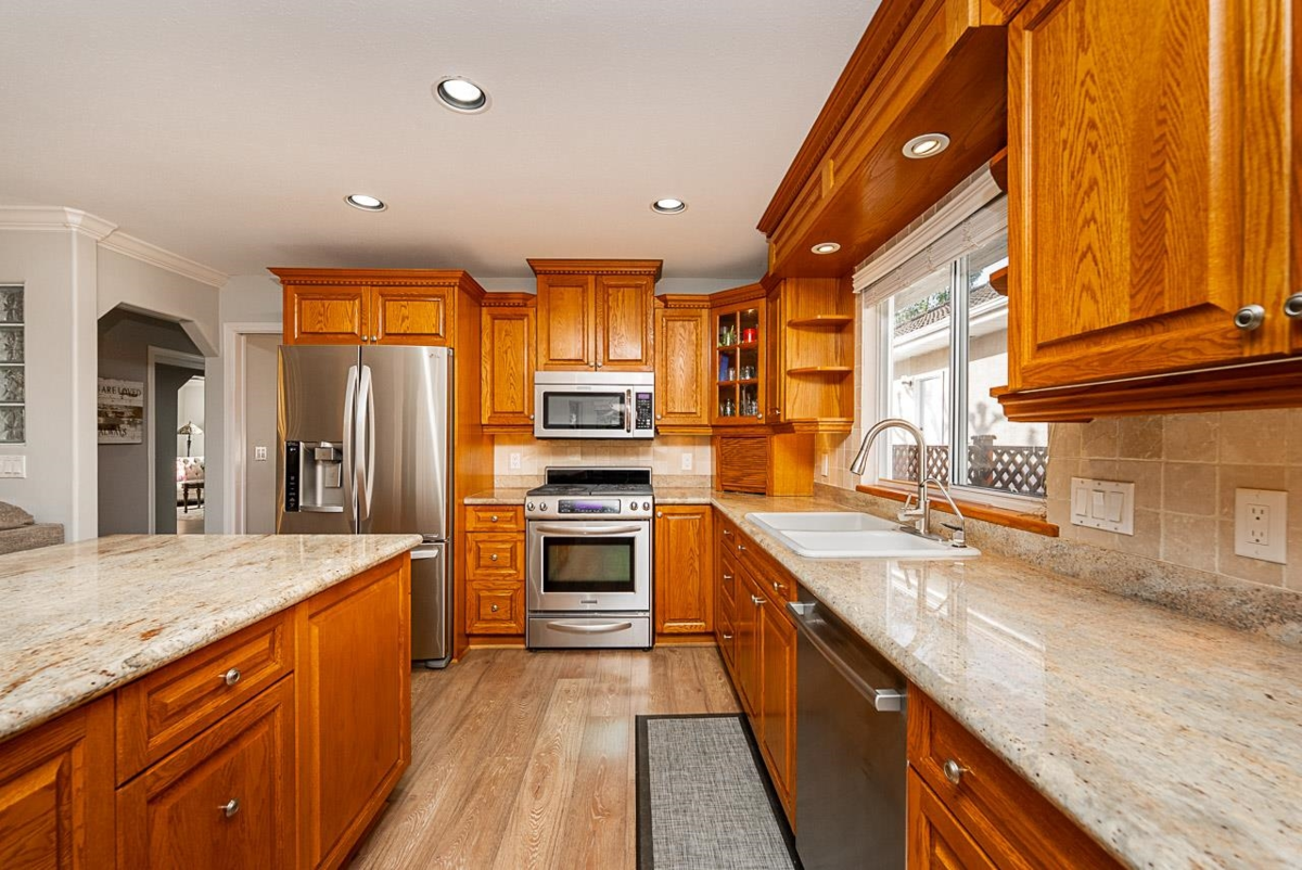 Primary Bedroom Photo of 16545 10 Avenue, Surrey, BC