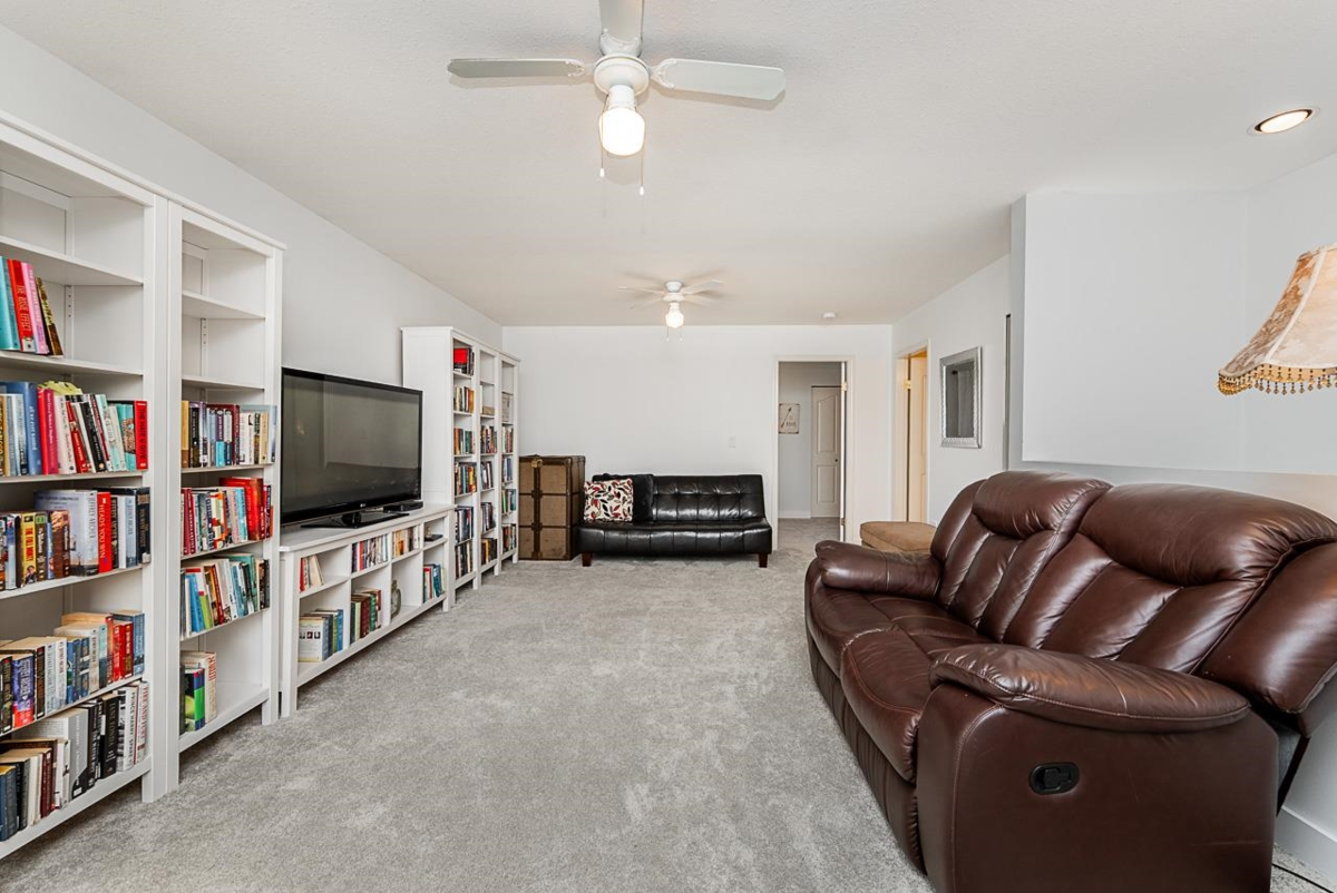 Staircase Photo of 16545 10 Avenue, Surrey, BC