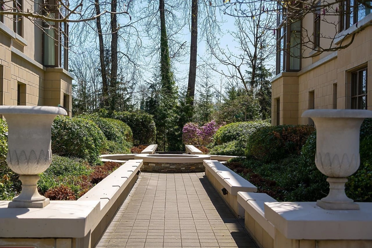 Outdoor Kitchen Photo of 202 533 Waters Edge Crescent, West Vancouver, BC
