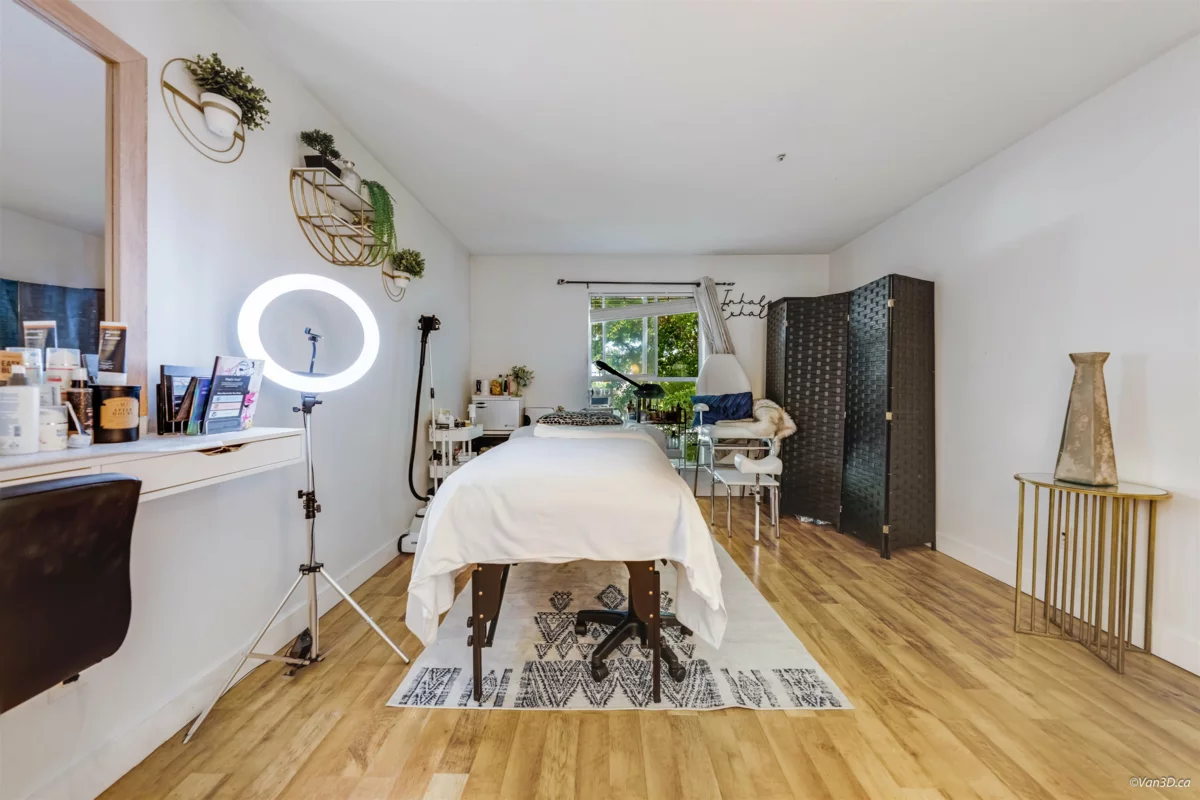 Bedroom 4 Photo of 114 7151 121 Street, Surrey, BC