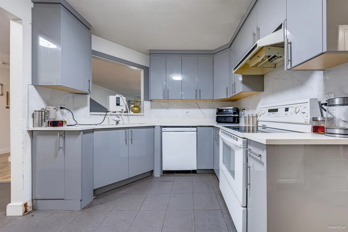 Primary Bedroom Photo of 114 7151 121 Street, Surrey, BC