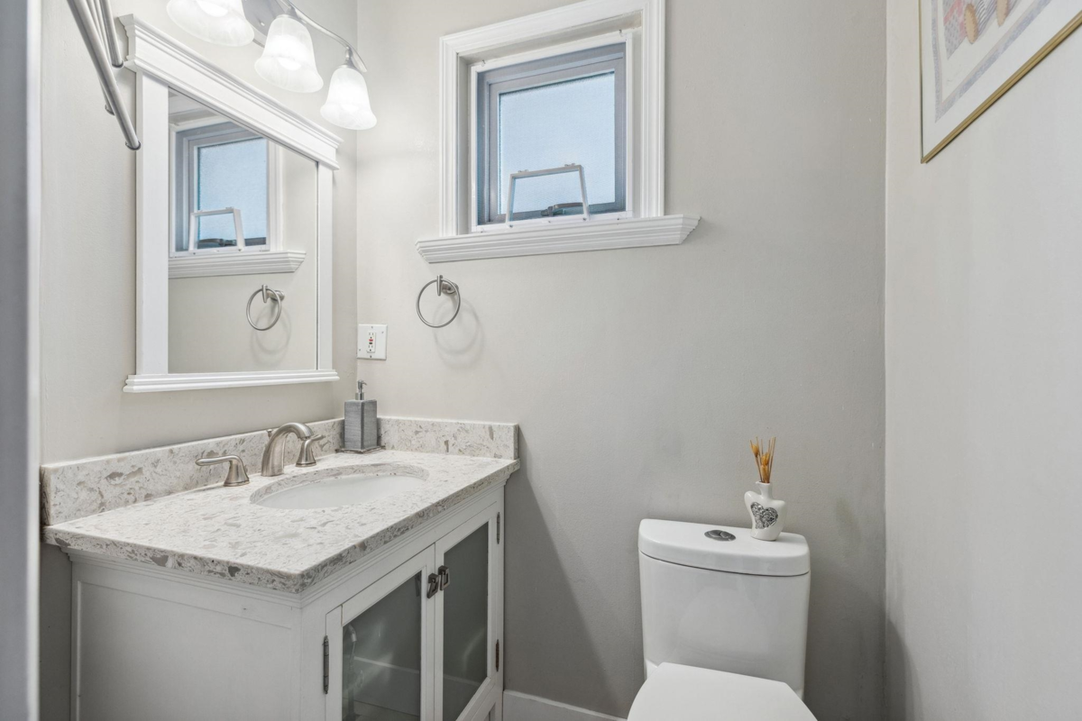 Basement Recreation Room Photo of 4231 Corless Road, Richmond, BC