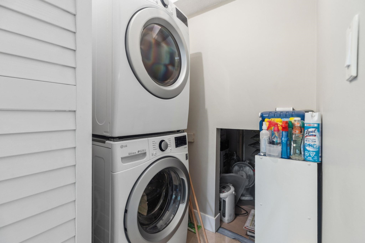 Hallway Photo of 4231 Corless Road, Richmond, BC