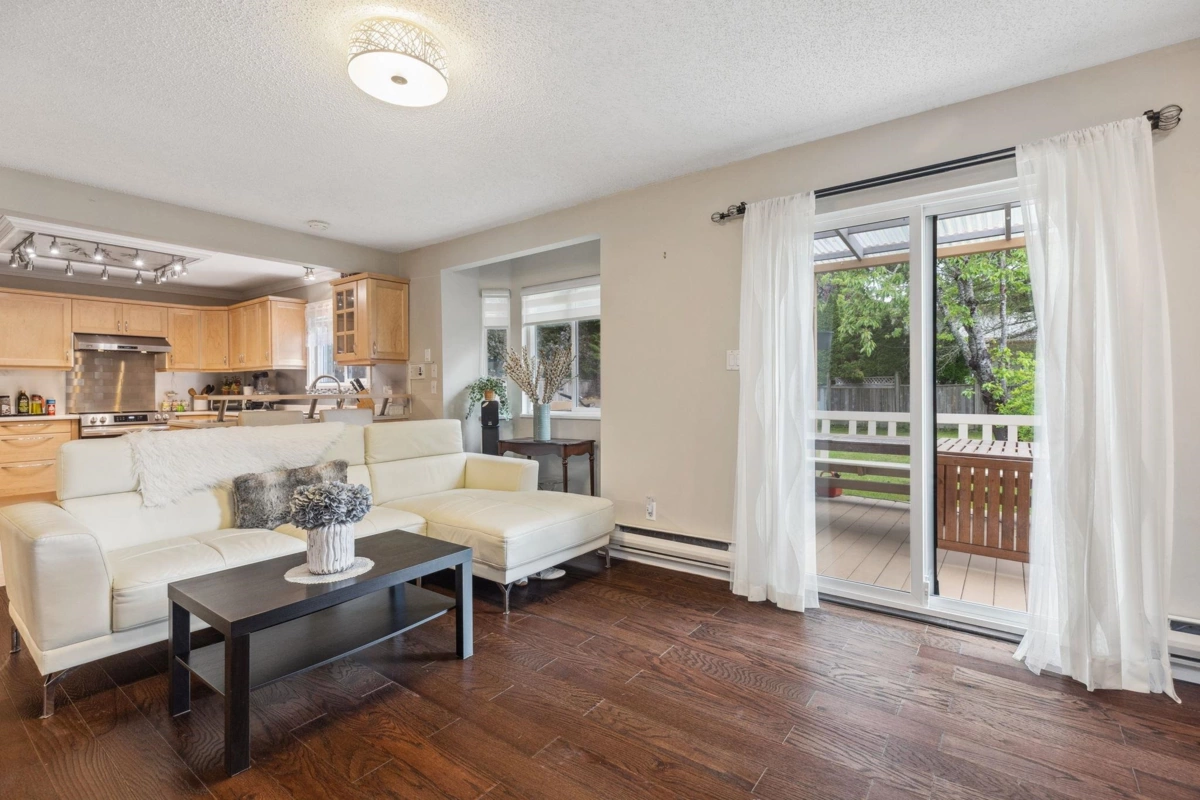 Kitchen Island Photo of 4231 Corless Road, Richmond, BC