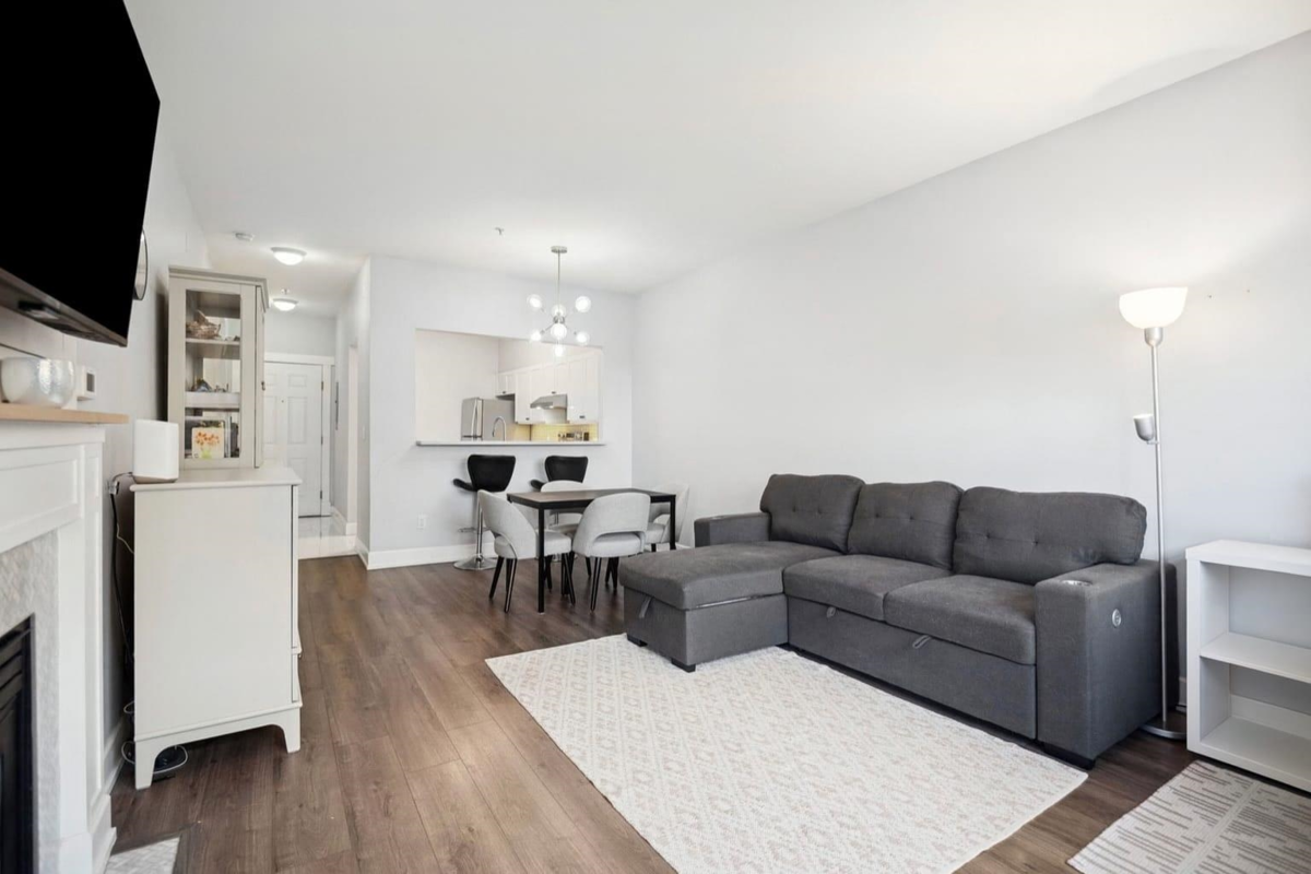 Family Room Photo of 134 5888 Dover Crescent, Richmond, BC