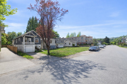 Breakfast Nook Photo of 2272 Kelly Avenue, Port Coquitlam, BC