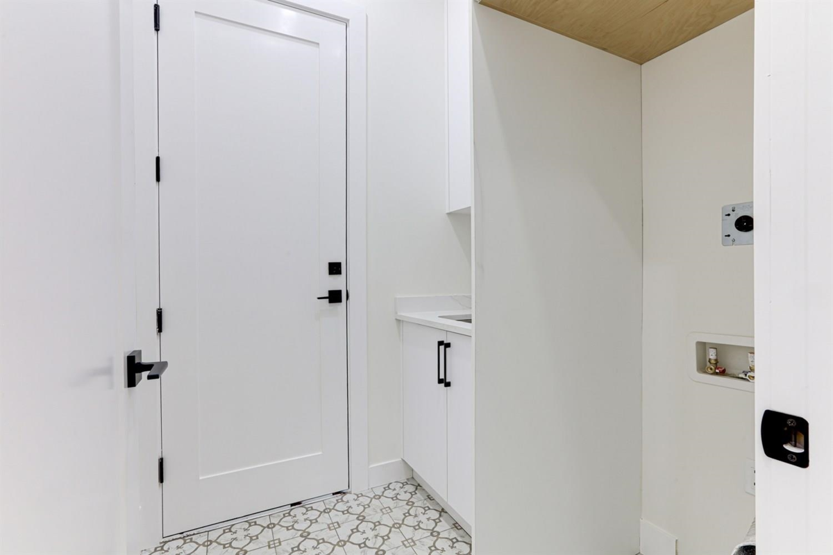 Entry Foyer Photo of 6914 204a Street, Langley, BC