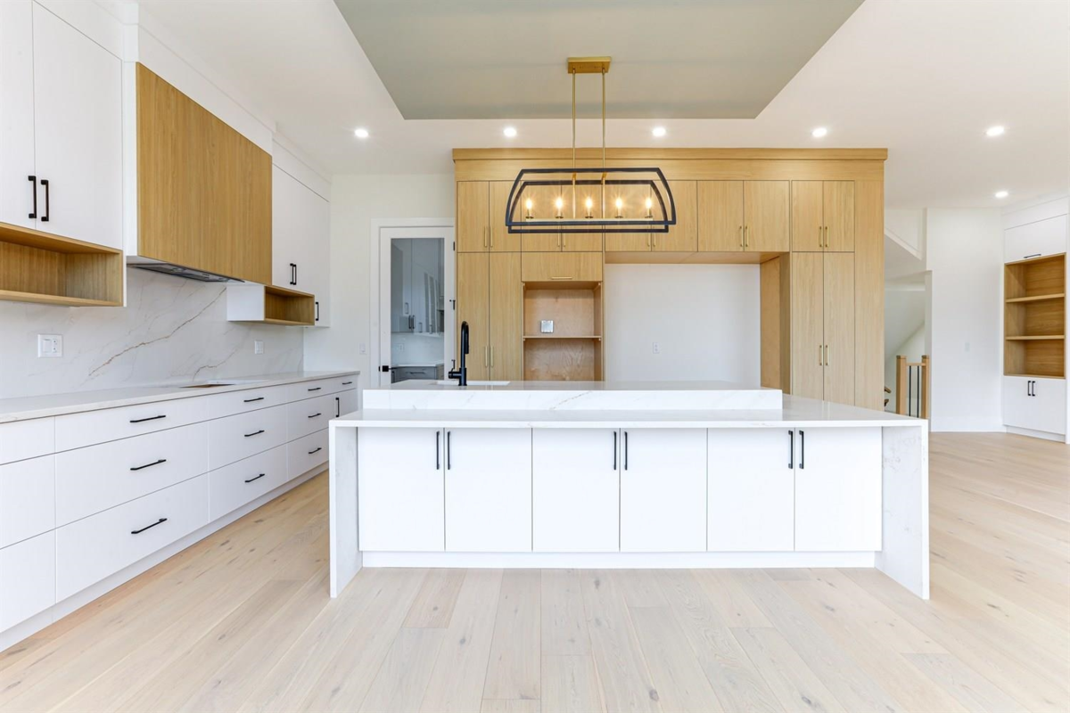 Guest Bathroom Photo of 6914 204a Street, Langley, BC