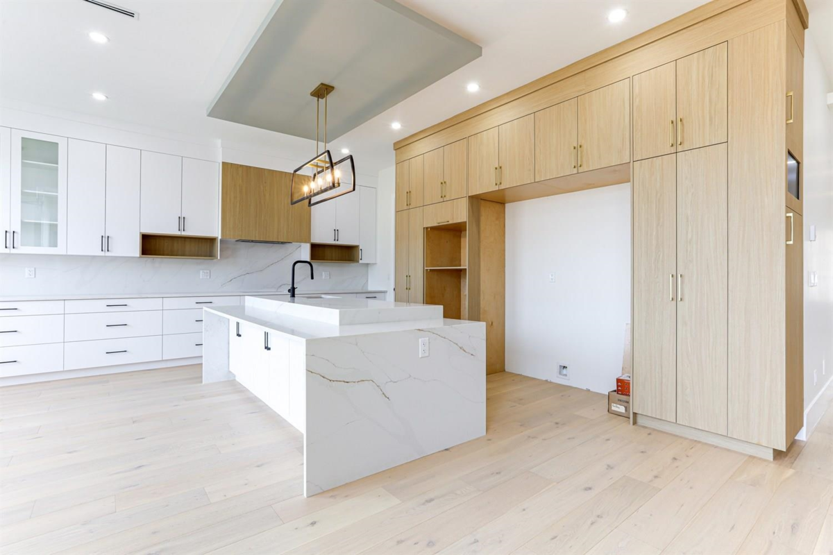 Walk-In Closet Photo of 6914 204a Street, Langley, BC