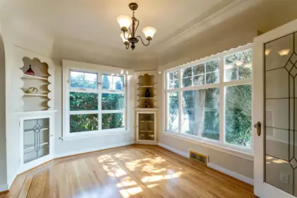 1602 Tenth Avenue, New Westminster, BC, New Westminster — Single Family Residence for sale