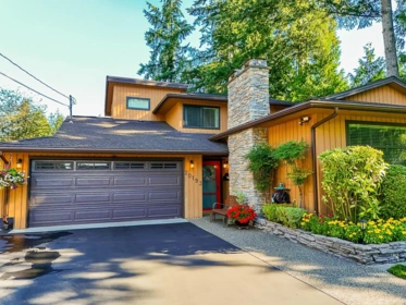 20193 43a Avenue, Langley, BC, Langley — Single Family Residence for sale