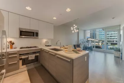 706 2008 Rosser Avenue, Burnaby, BC, Burnaby — Apartment/Condo for sale