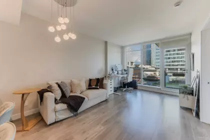 706 2008 Rosser Avenue, Burnaby, BC, Brentwood Park — 1 bed apartment/condo for sale