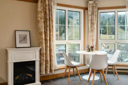 404 4557 Blackcomb Way, Whistler, BC, Whistler — Apartment/Condo for sale