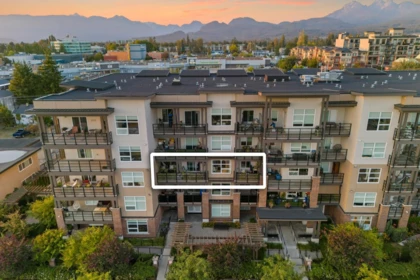 Swimming Pool Photo of 306 22577 Royal Crescent, Maple Ridge, BC