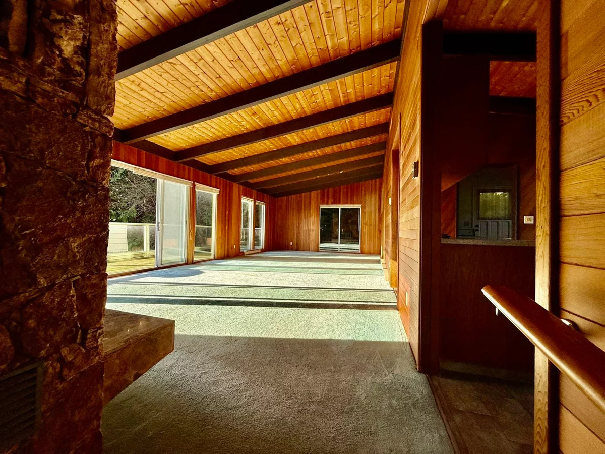 Breakfast Nook Photo of 7077 Dale Road, Sechelt, BC
