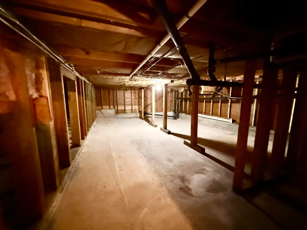 Laundry Room Photo of 7077 Dale Road, Sechelt, BC