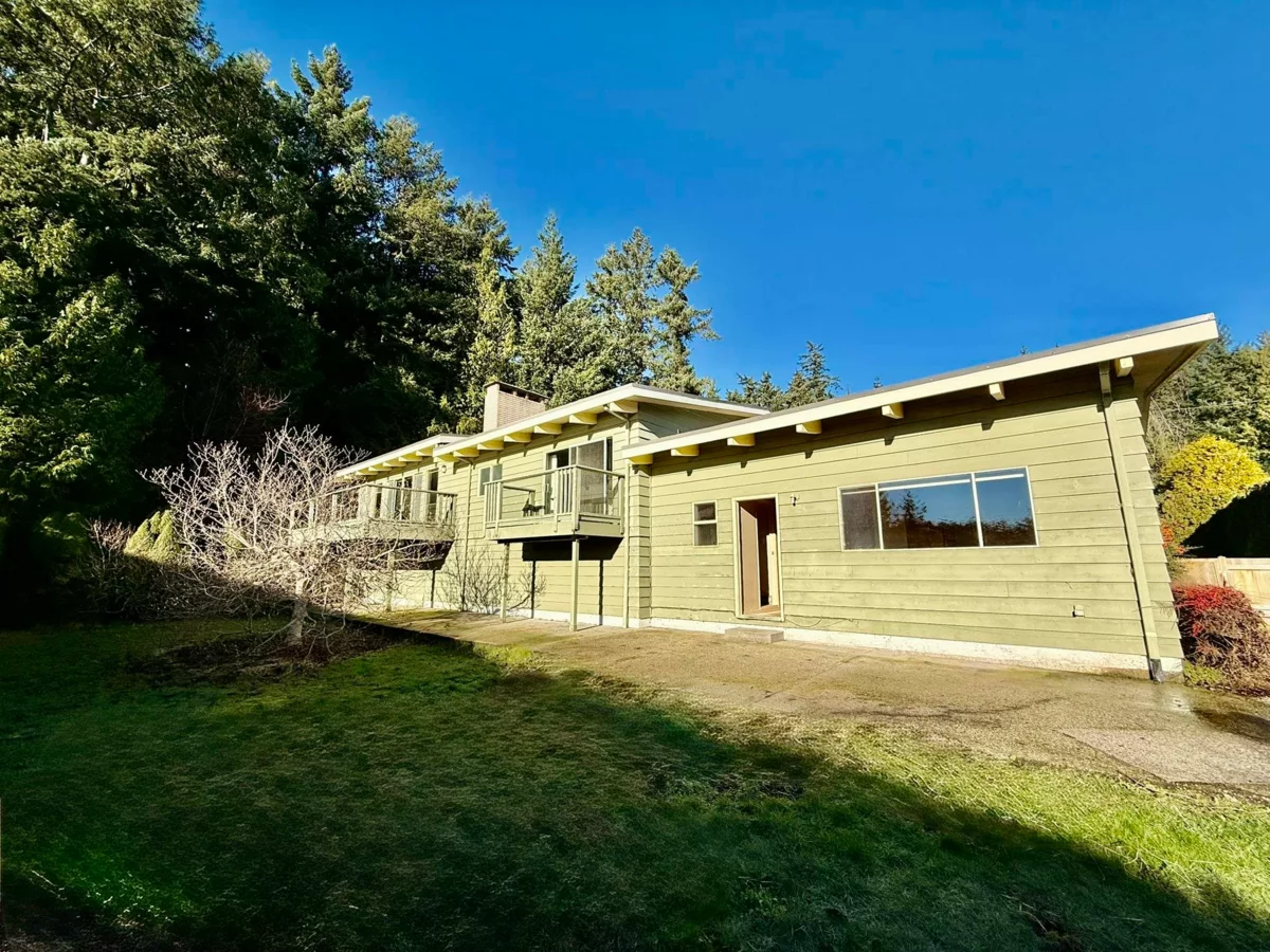 Office / Den Photo of 7077 Dale Road, Sechelt, BC
