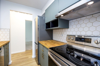 304 2008 Fullerton Avenue, North Vancouver, BC, Pemberton NV — 2 bed apartment/condo for sale