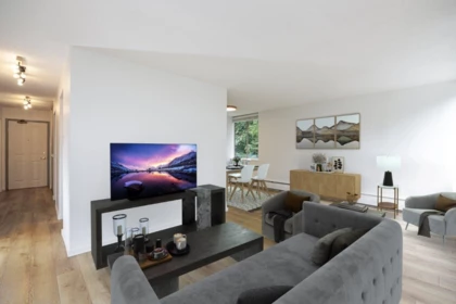304 2008 Fullerton Avenue, North Vancouver, BC