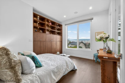 Walk-In Closet Photo of 4350 Locarno Crescent, Vancouver, BC