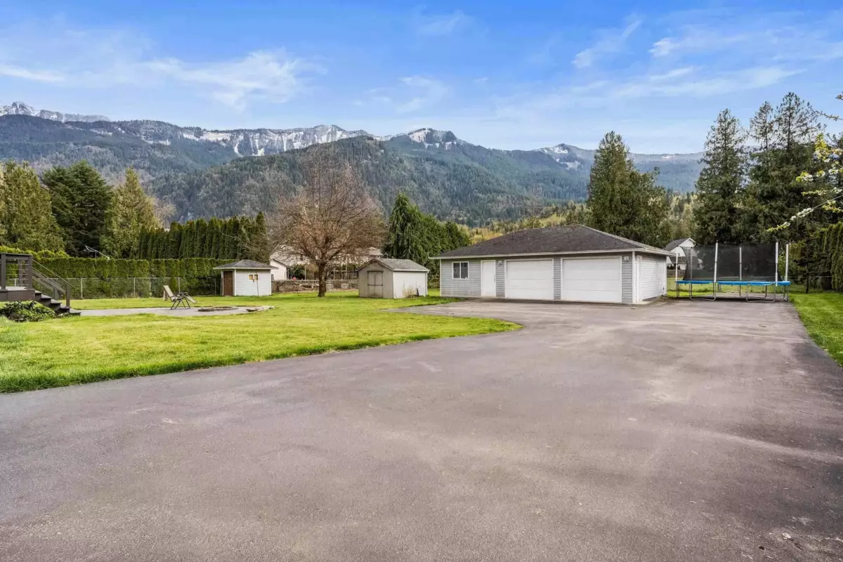 Dining Area Photo of 52732 Bunker Road, Rosedale, BC