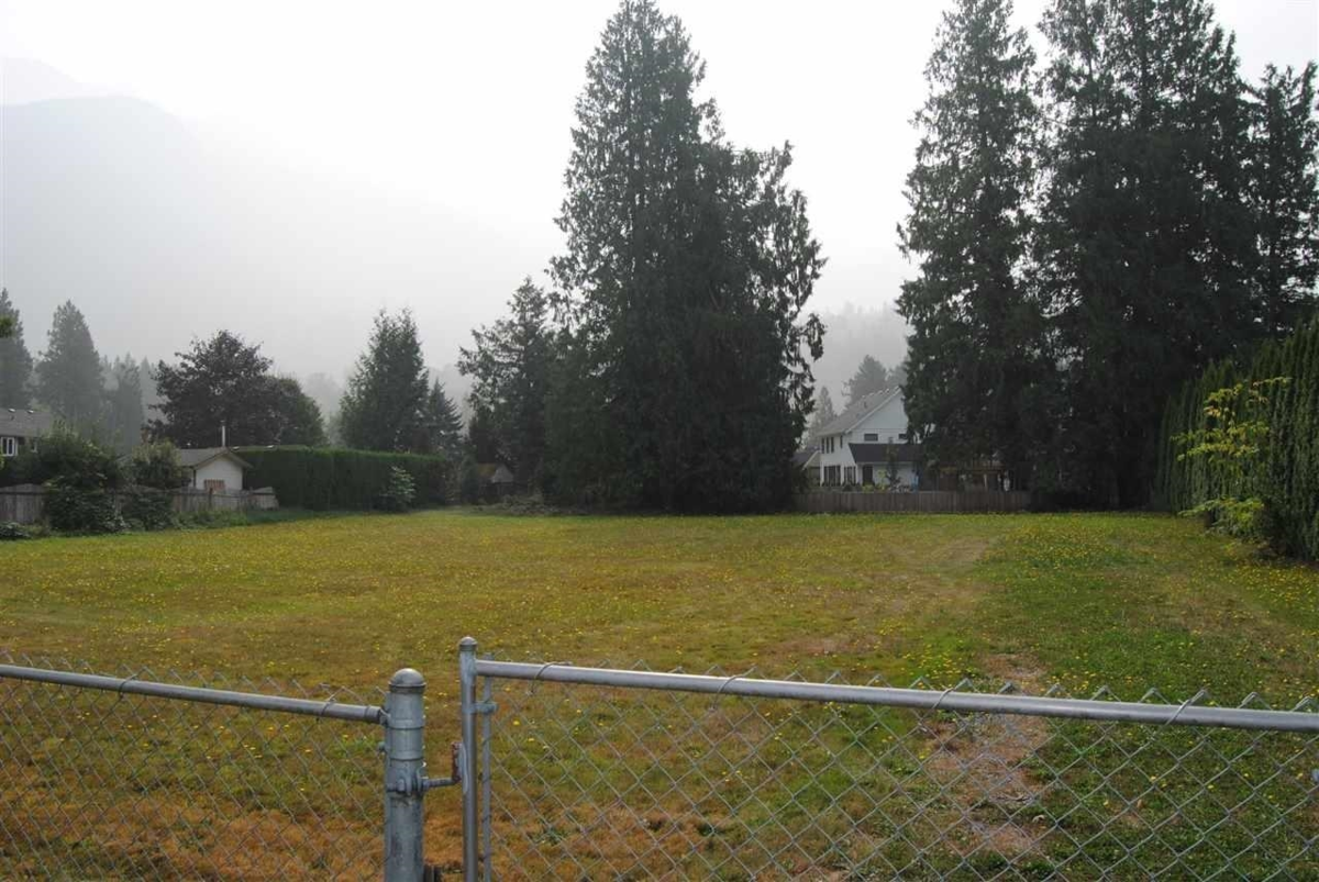 Kitchen Island Photo of 52732 Bunker Road, Rosedale, BC