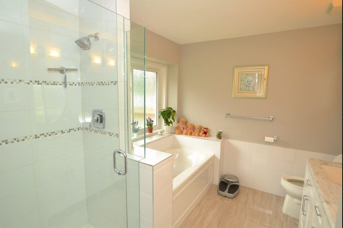 Primary Bathroom Photo of 52732 Bunker Road, Rosedale, BC